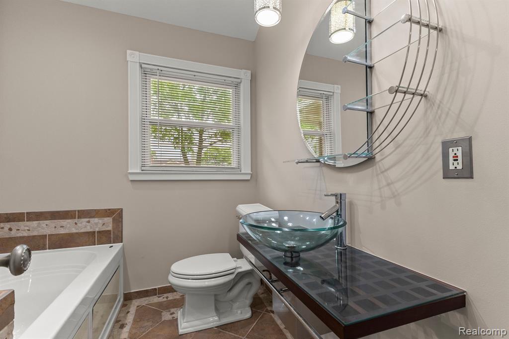 9280 REECK Road, Allen Park, MI 48101 — Photo 23