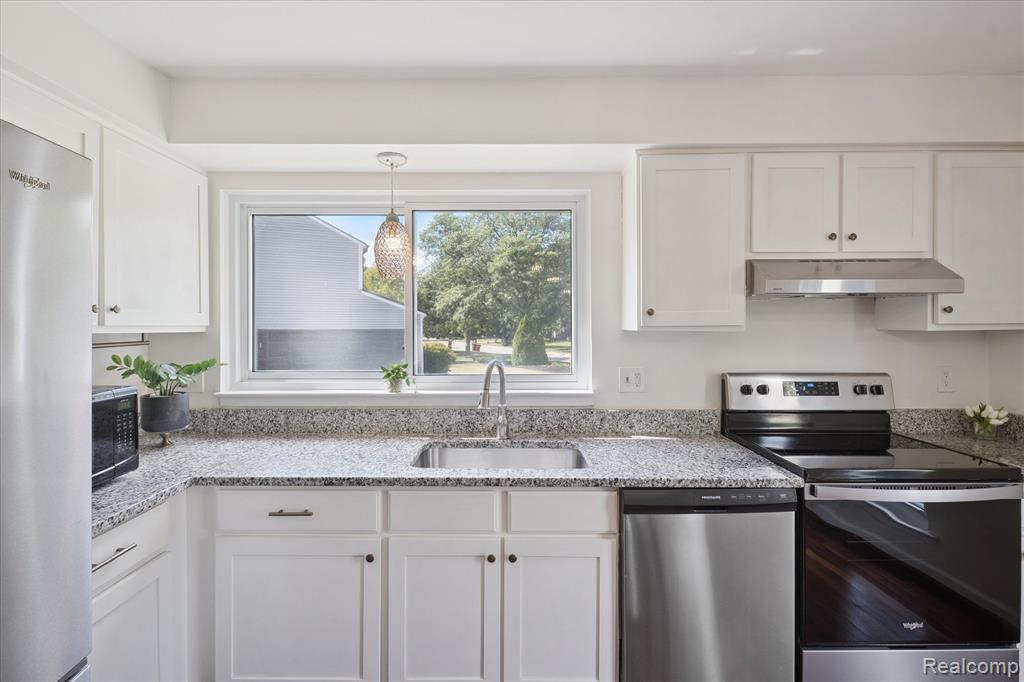 5015 Langlewood Drive, West Bloomfield, MI — Photo 14
