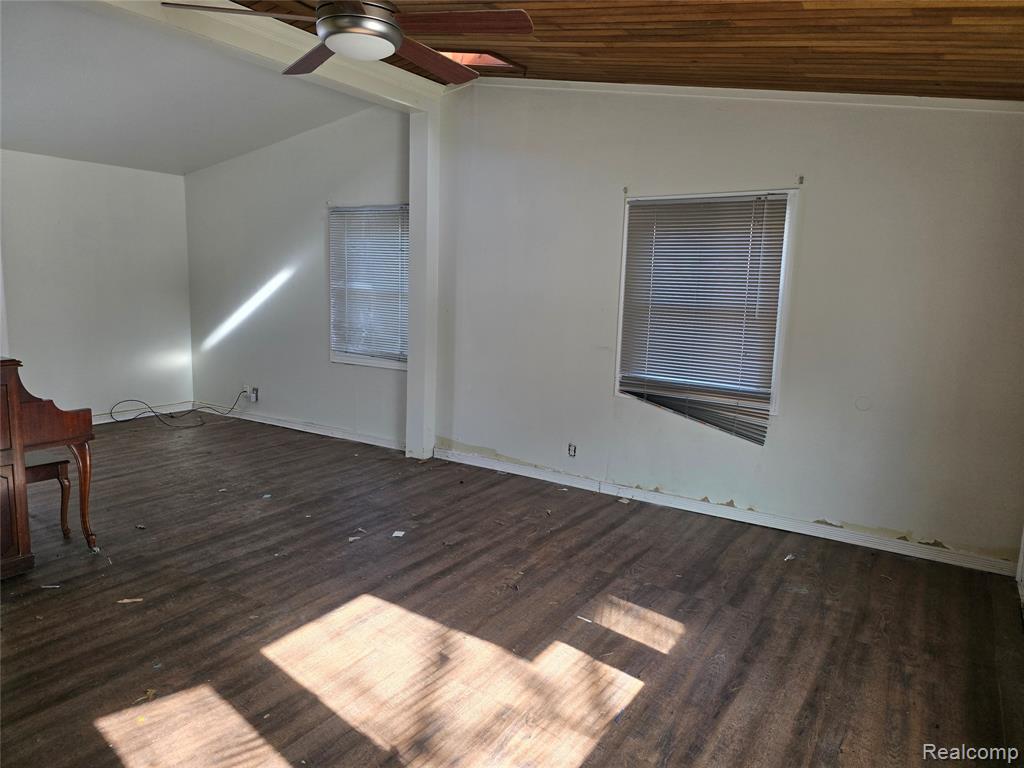 6302 Springdale Boulevard, Grand Blanc, MI 48439 — Photo 9