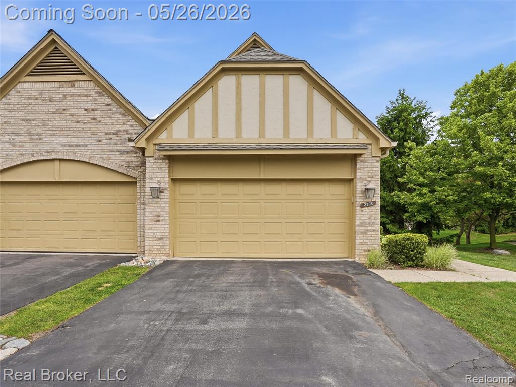 2710 Maitland Drive - Photo 2