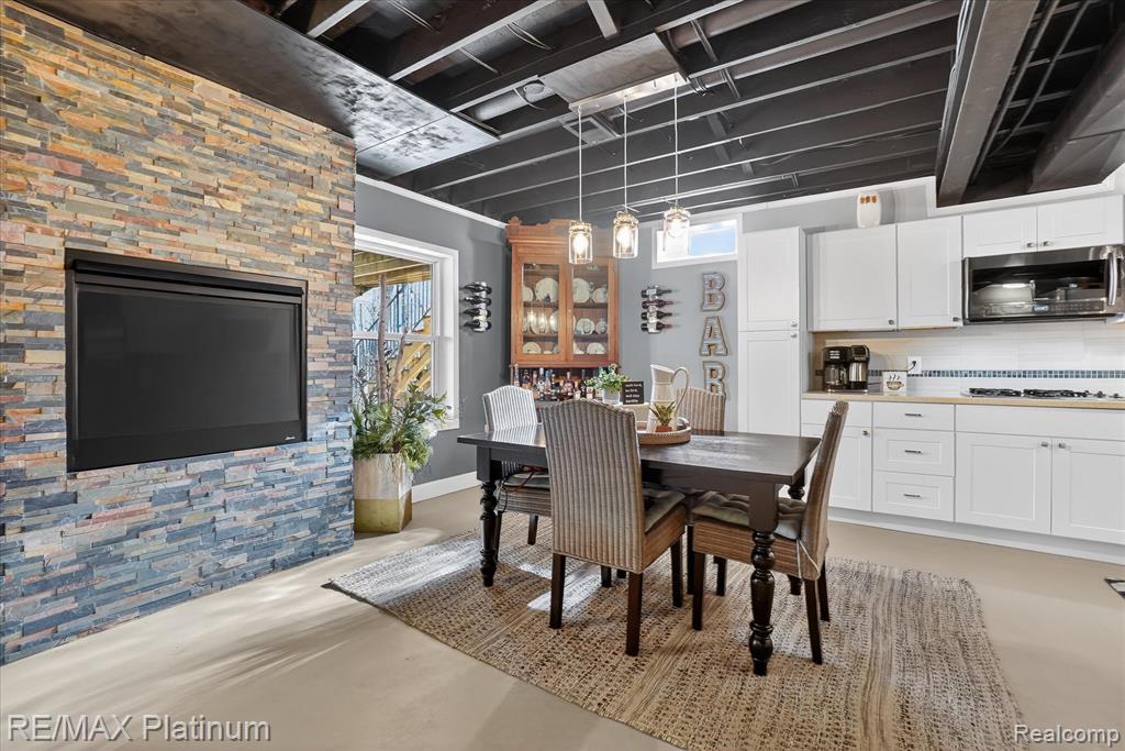 2206 Moorlands View, Howell, MI 48855 — Photo 26