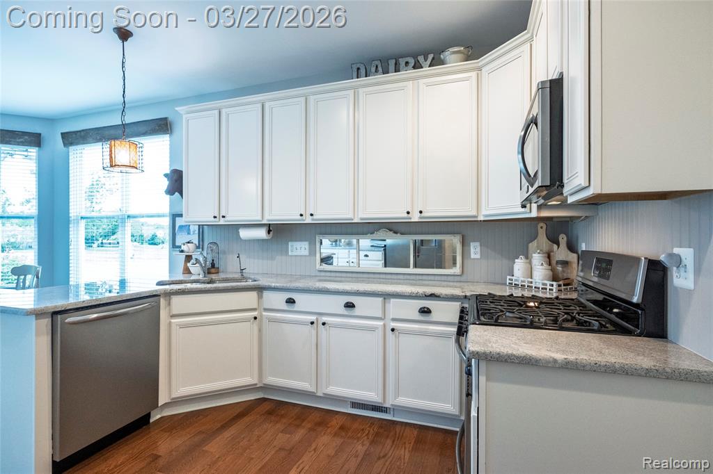 26727 Wilton Court, New Hudson, MI 48165 — Photo 13