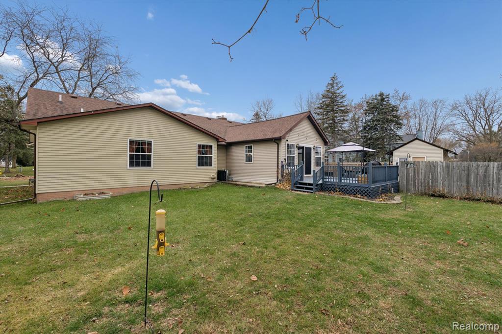 8474 Wesley Drive, Flushing, MI 48433 — Photo 46