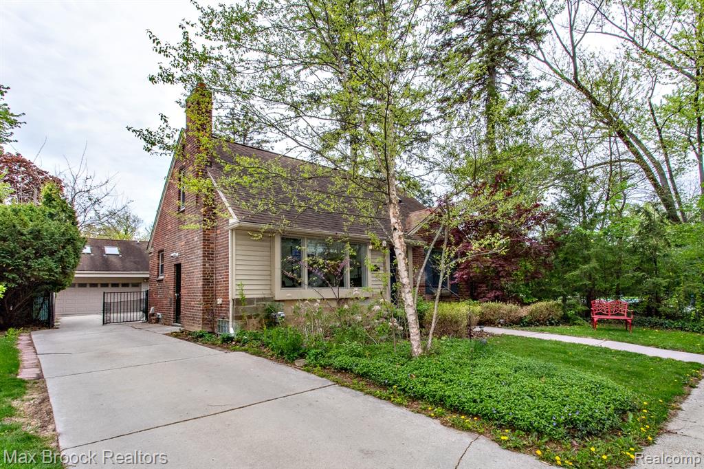 12769 Lasalle Lane, Huntington Woods, MI — Photo 2