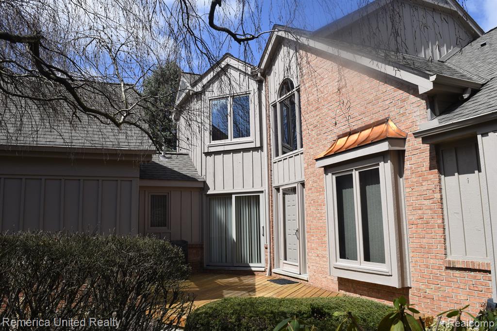 37786 Siena Drive, Farmington Hills, MI 48331 — Photo 2