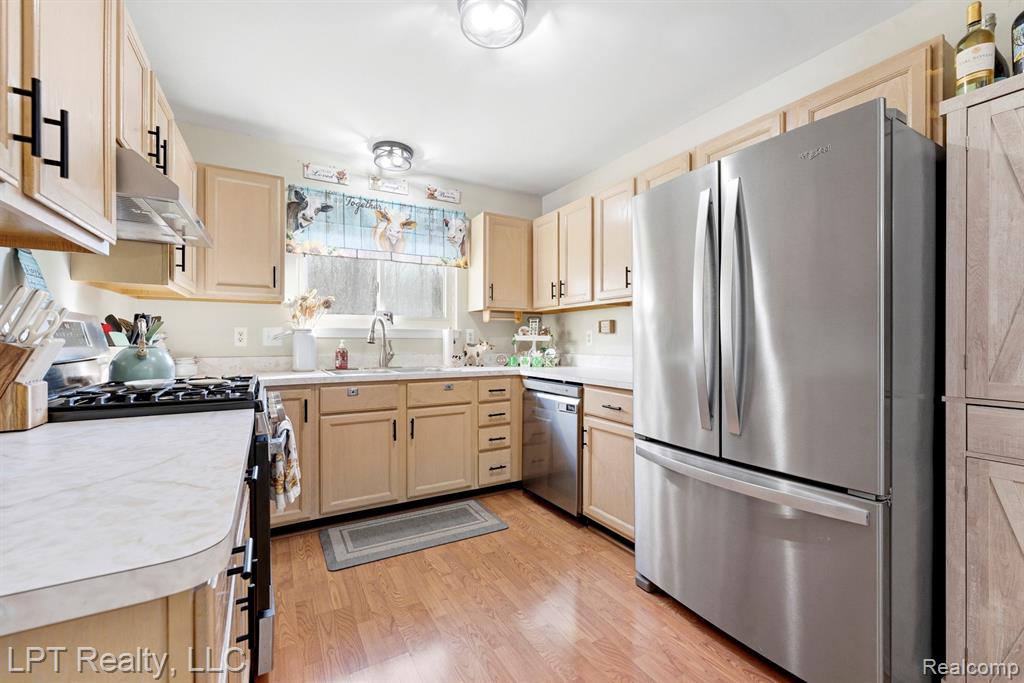 24595 Jason Drive, Brownstown, MI 48134 — Photo 9