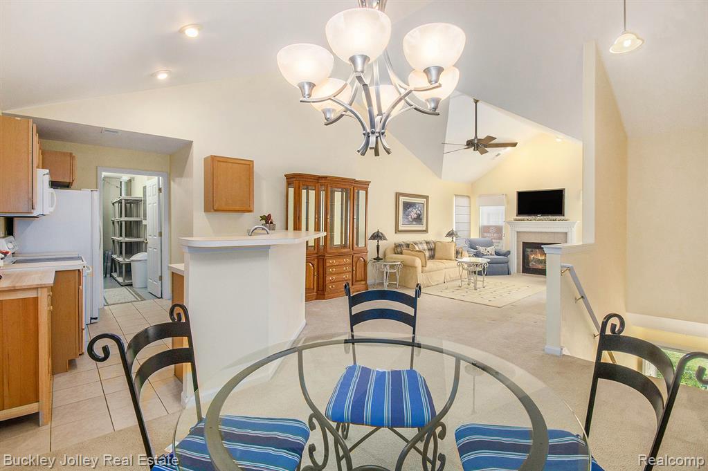 642 Olde English Circle, Howell, MI 48855 — Photo 2