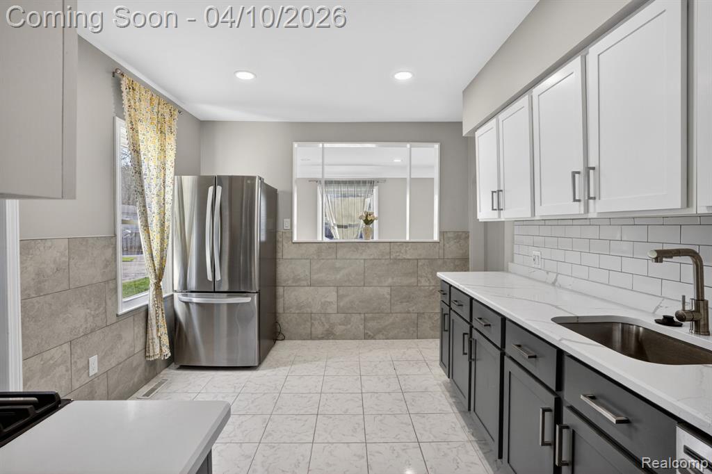 27352 Townley Street, Madison Heights, MI 48071 — Photo 15