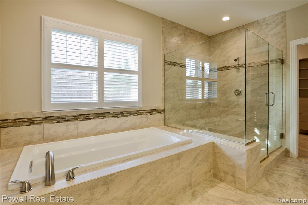 423 Verona Drive, Rochester Hills, MI 48307 — Photo 22