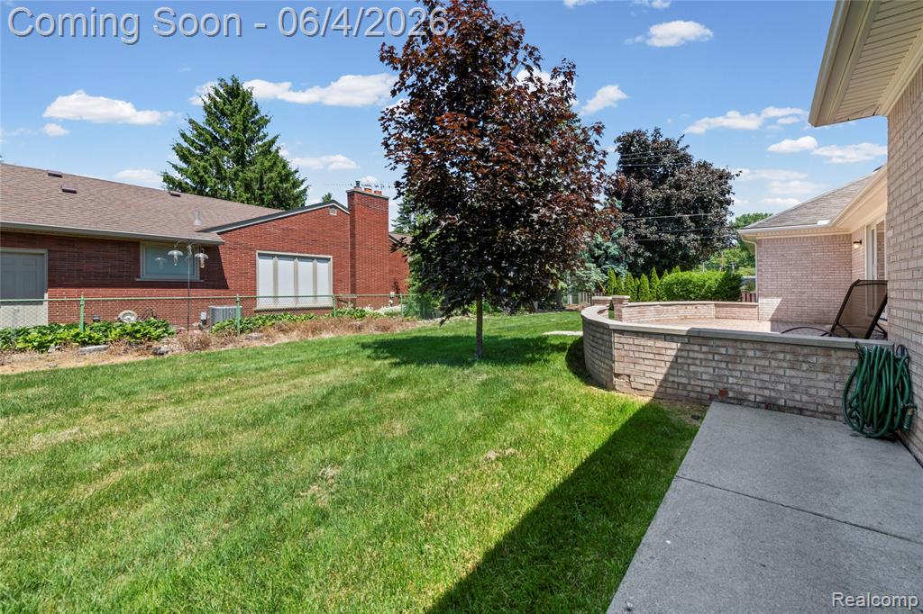 739 Ballantyne Road, Grosse Pointe Shores, MI 48236 — Photo 35