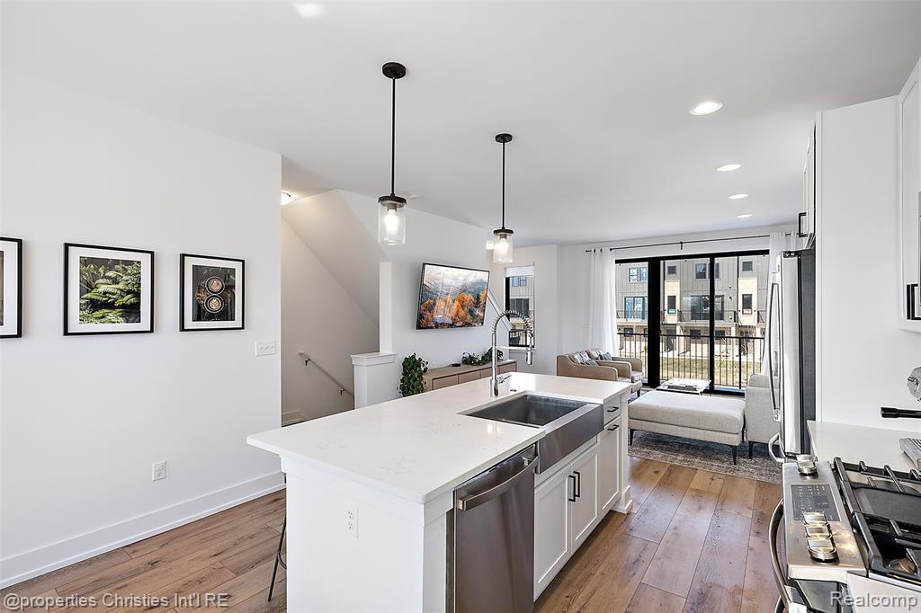 1041 HAMPTON Circle, 43, Detroit, MI 48207 — Photo 11
