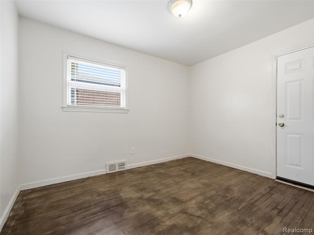 20271 Grandville Avenue, Detroit, MI 48219 — Photo 10