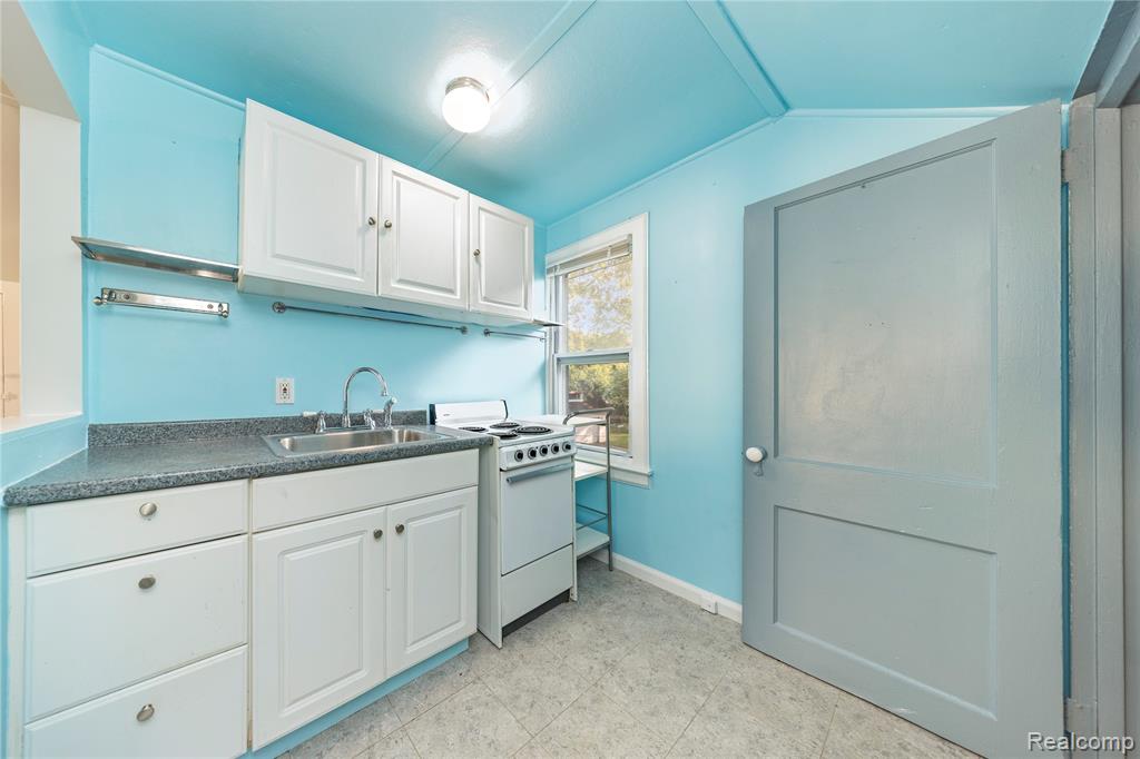 421 W Troy Street, Ferndale, MI 48220 — Photo 26