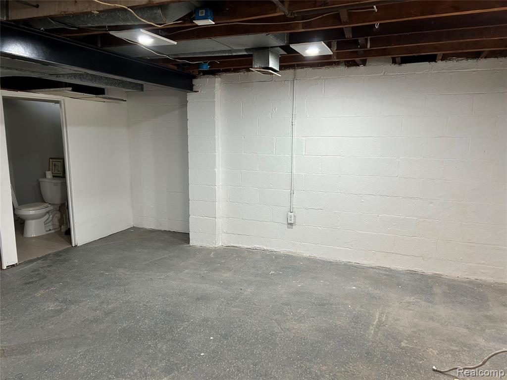 7546 Sterling, Center Line, MI 48015 — Photo 25