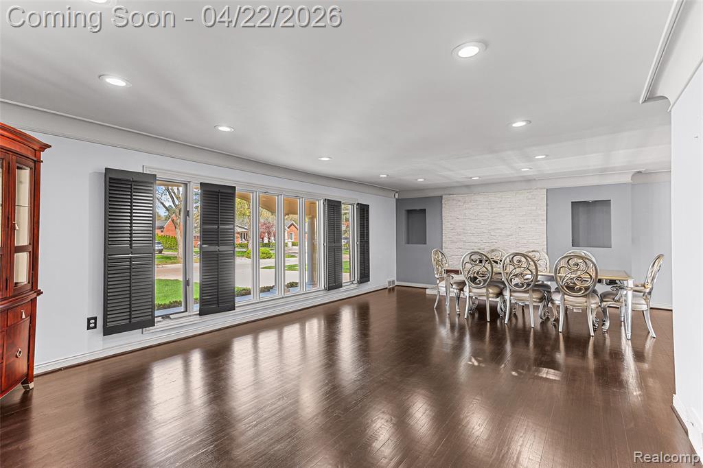 409 Crescent Drive, Dearborn, MI 48124 — Photo 11