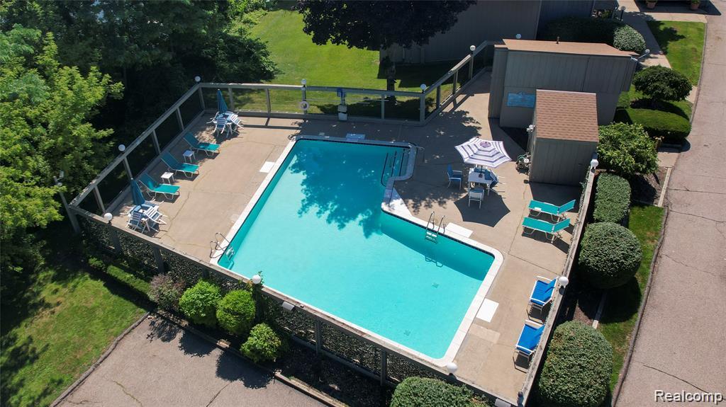 9671 Harbour Cove Court, Ypsilanti, MI 48197 — Photo 2