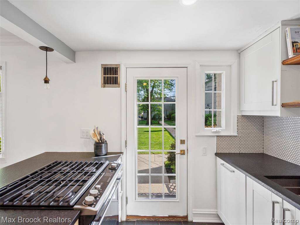 702 Graefield Court, Birmingham, MI 48009 — Photo 9