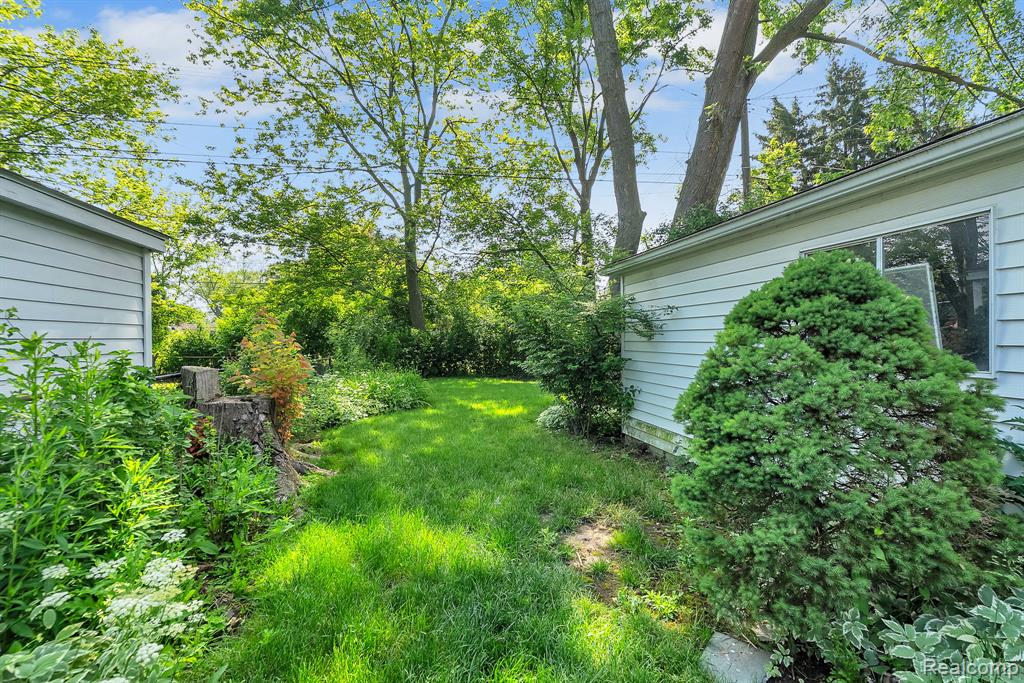 4129 VASSAR Street, Dearborn Heights, MI 48125 — Photo 34