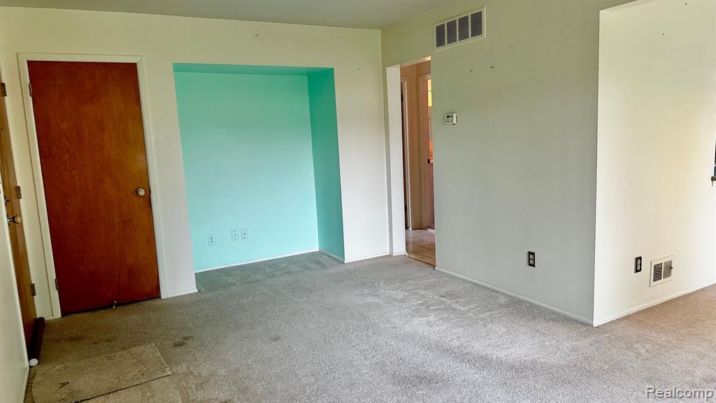 29480 HOOVER Road, Warren, MI 48093 — Photo 4