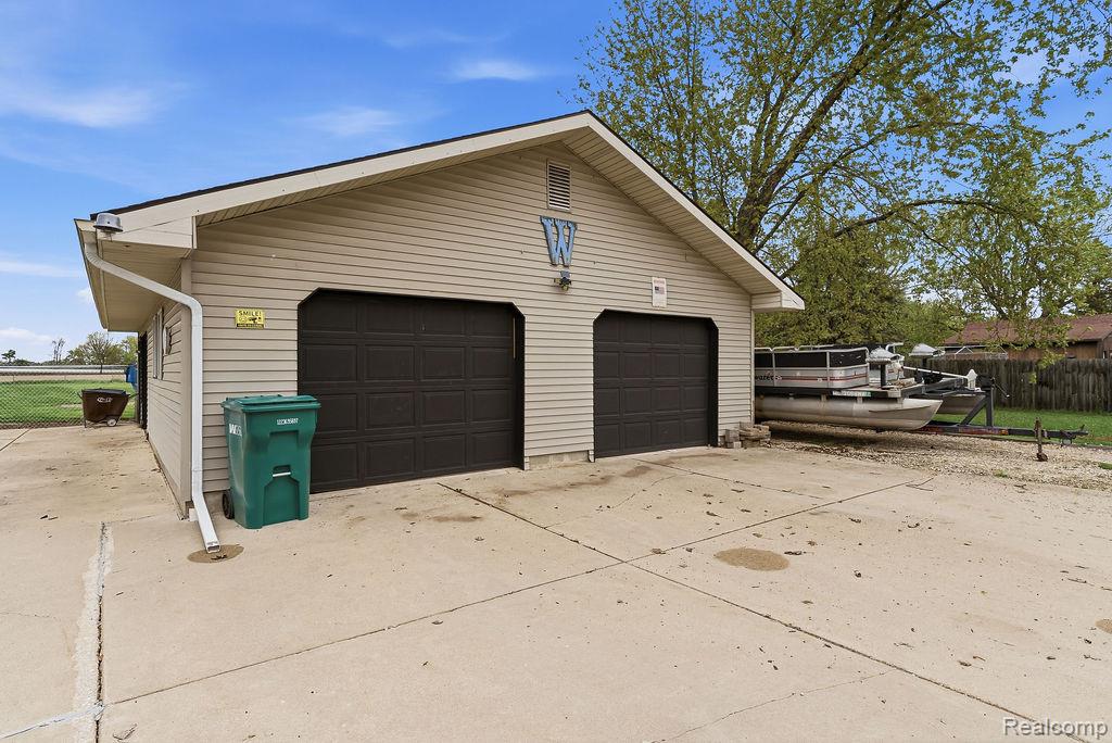 4246 S Durand Road, Durand, MI 48429 — Photo 41