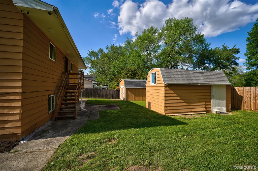 943 BRADLEY Avenue, Flint, MI 48503 — Photo 5
