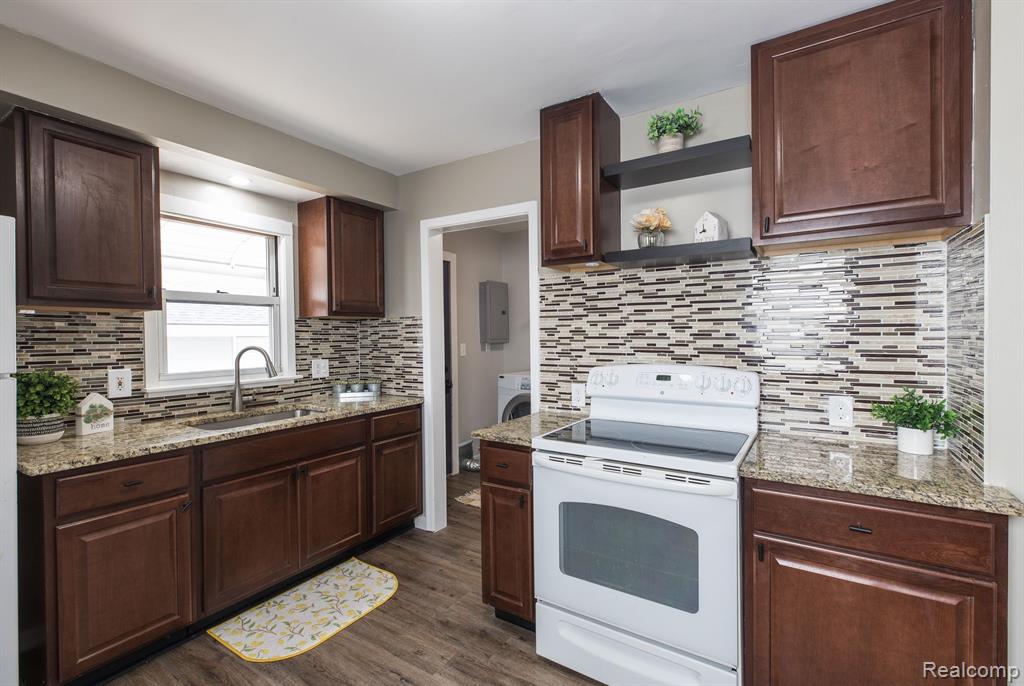 9046 LOUISE Street, Livonia, MI 48150 — Photo 9