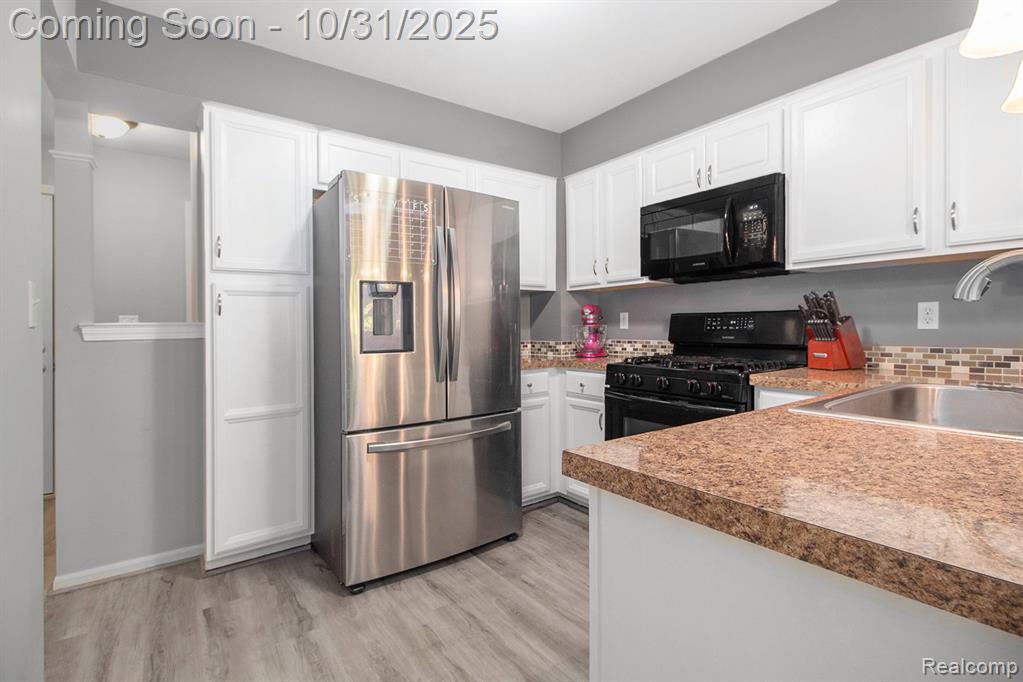 7860 Rivergate Drive, Westland, MI — Photo 6