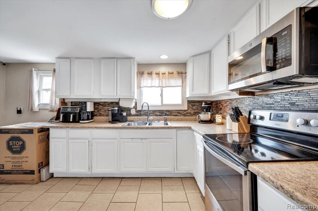 4918 Lewis Avenue, Otter Lake, MI 48464 — Photo 7