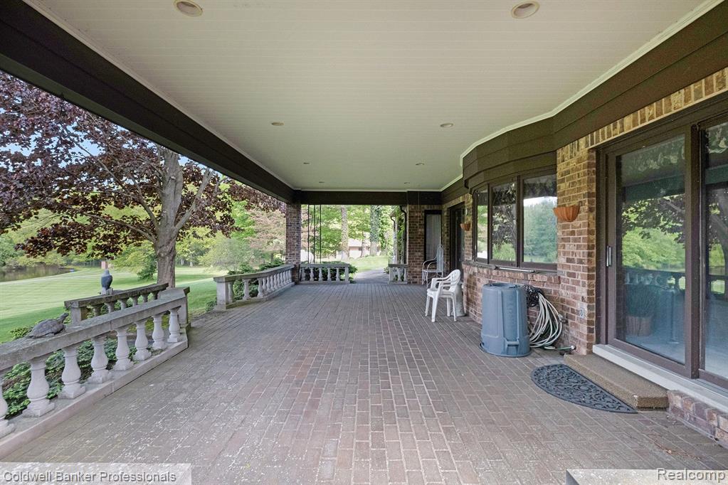 2103 E NEWARK Road, Lapeer, MI 48446 — Photo 4