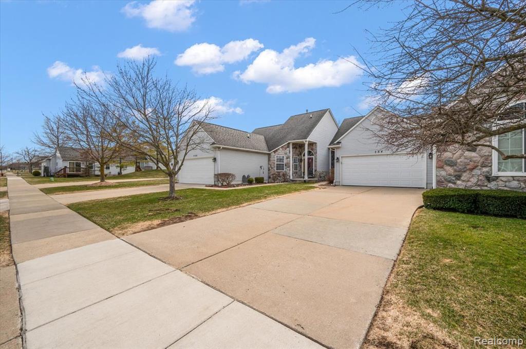 734 Challenging Trail, 65, South Lyon, MI 48178 — Photo 5