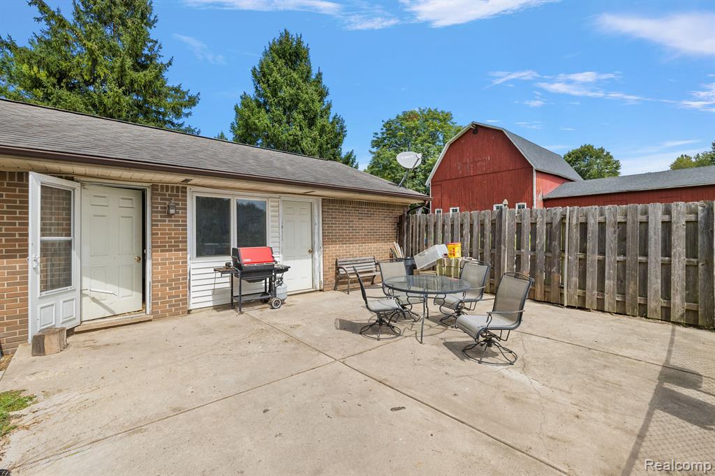 6152 GOLF CLUB Road, Howell, MI 48843 — Photo 31