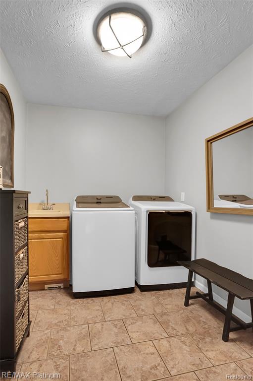 8039 Boulder Ridge Court, Brighton, MI 48116 — Photo 36