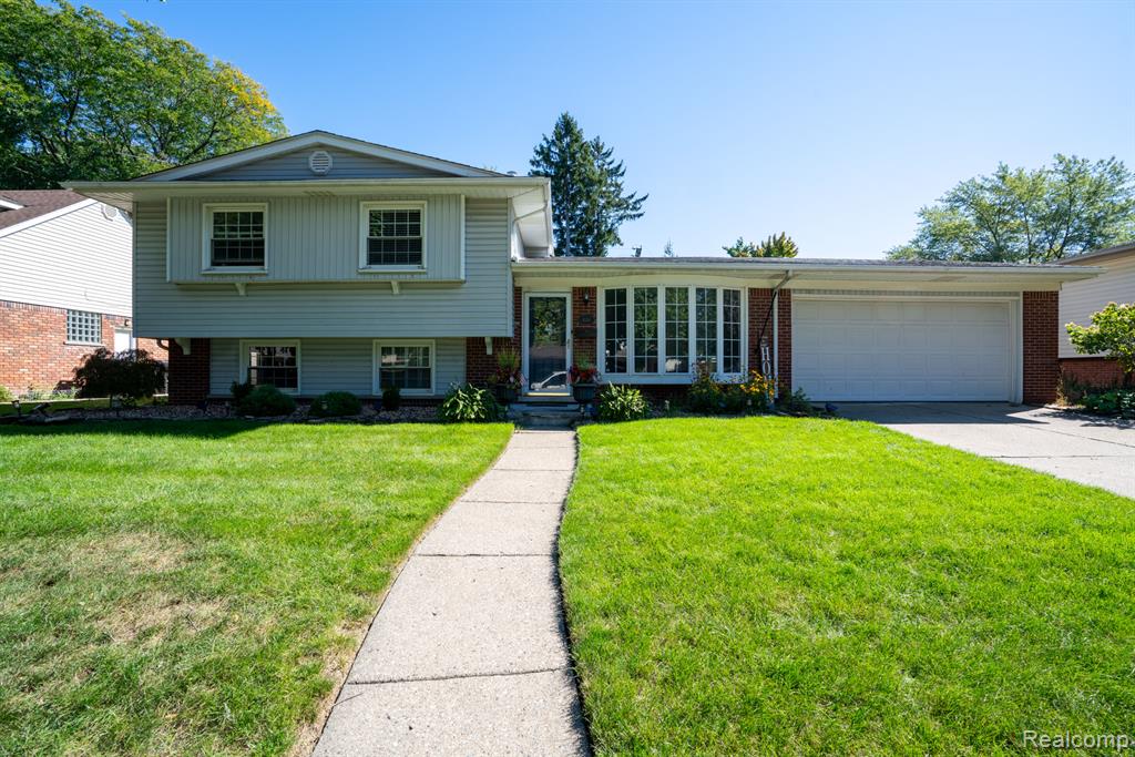 1881 Evergreen Street, Trenton, MI 48183