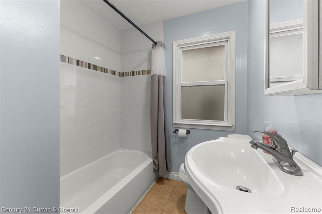 304 Draper Avenue, Pontiac, MI 48341 — Photo 15