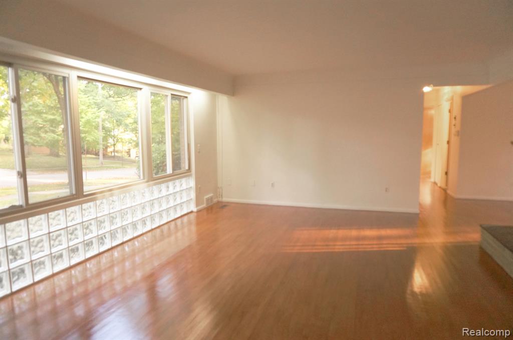 2114 NEEDHAM Road, Ann Arbor, MI 48104 — Photo 3