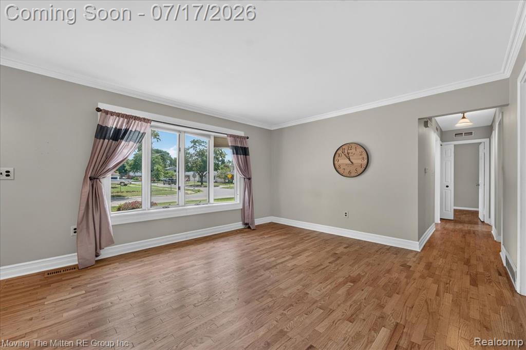 648 S Dowling Street, Westland, MI 48186 — Photo 6