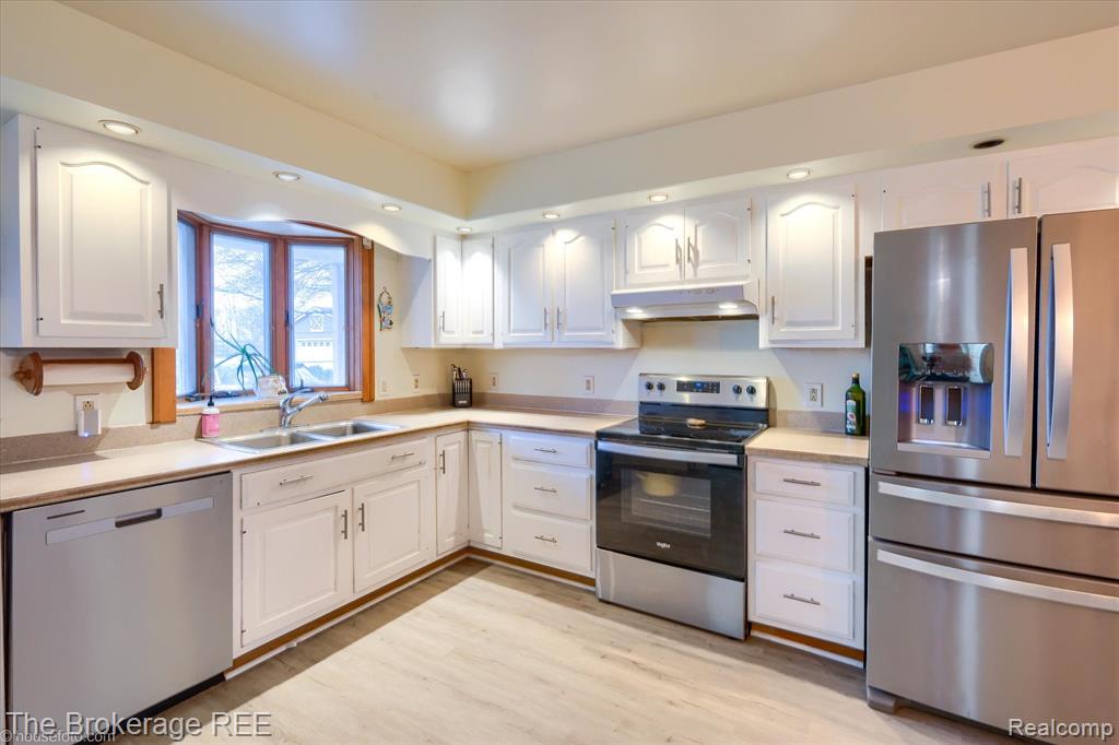 203 Sawyer Street, Grand Blanc, MI 48439 — Photo 21