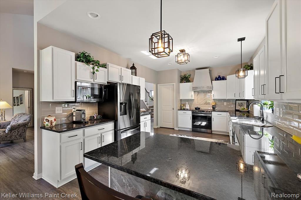 84 Greenan Lane, Lake Orion, MI 48362 — Photo 6