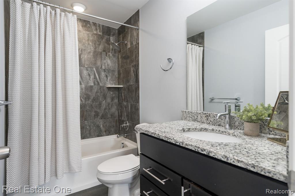 69 Kaprol Drive, Troy, MI 48098 — Photo 18
