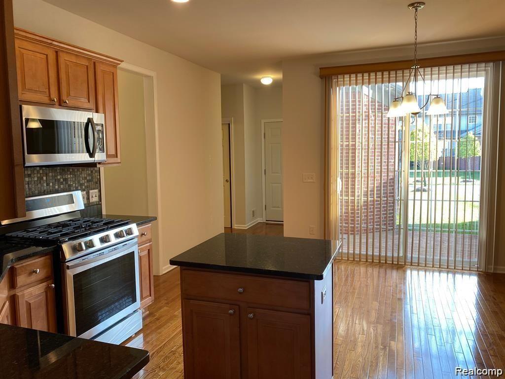 49691 COURTYARD Lane, Canton, MI 48188 — Photo 12