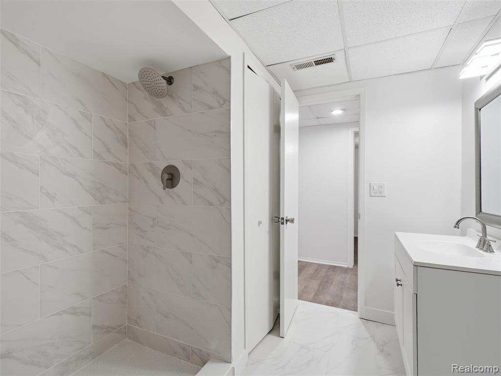 7058 Elmhurst, 1, West Bloomfield, MI — Photo 21