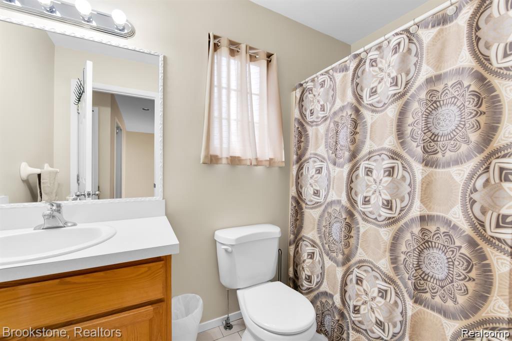 5280 Brantford Court, Grand Blanc, MI 48439 — Photo 21