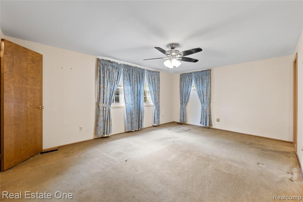25574 Wilson Drive, Dearborn Heights, MI 48127 — Photo 44