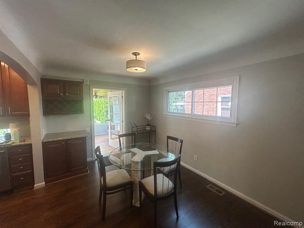 881 Lincoln Road, Grosse Pointe, MI 48230 — Photo 8