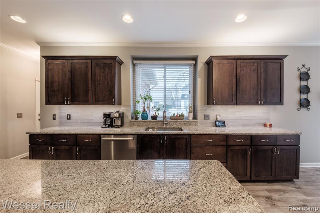 49112 White Mill Drive, Utica, MI 48317 — Photo 11