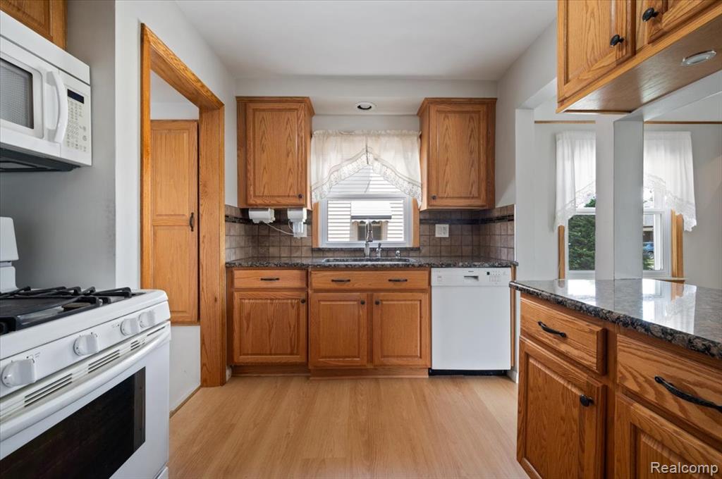 4044 18th Street, Wyandotte, MI 48192 — Photo 12