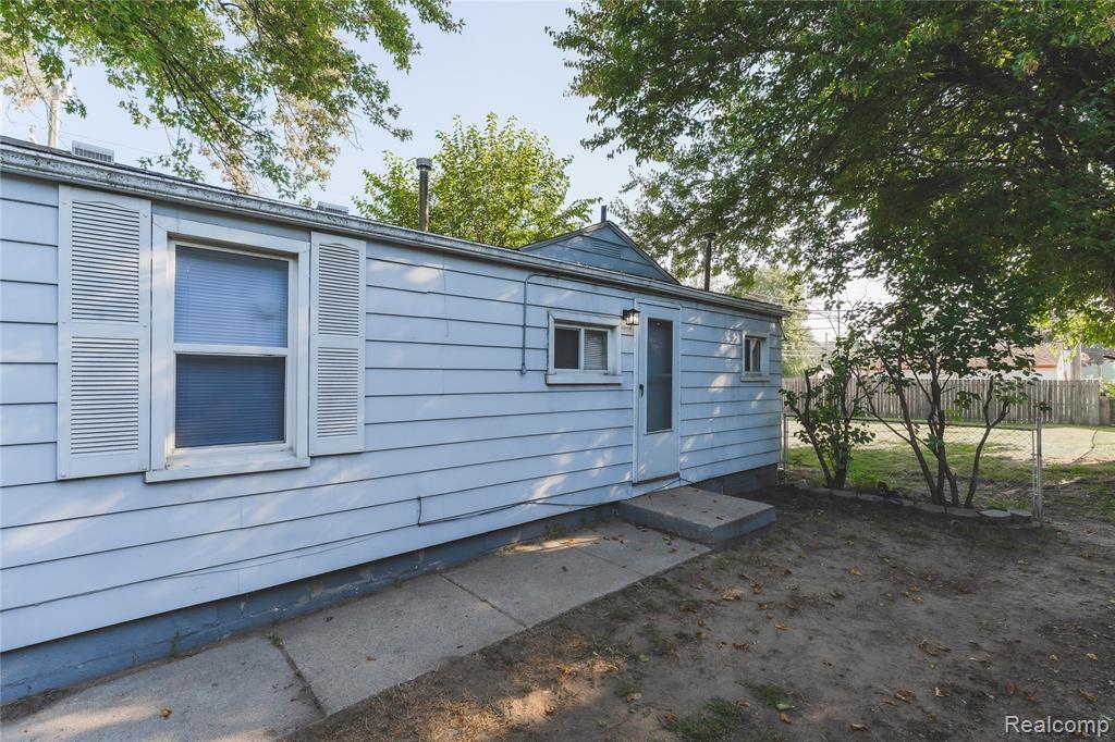 4901 Cornell Street, Dearborn Heights, MI 48125 — Photo 5