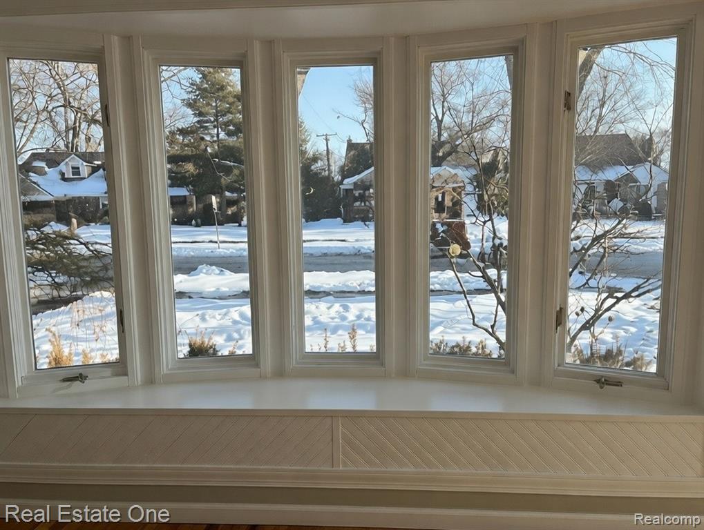 13344 Hart Avenue, Huntington Woods, MI — Photo 9