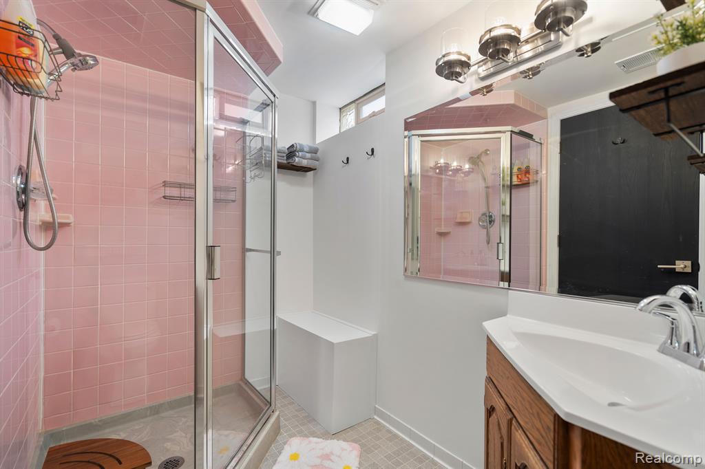 4339 FENMORE Avenue, Waterford, MI 48328 — Photo 35