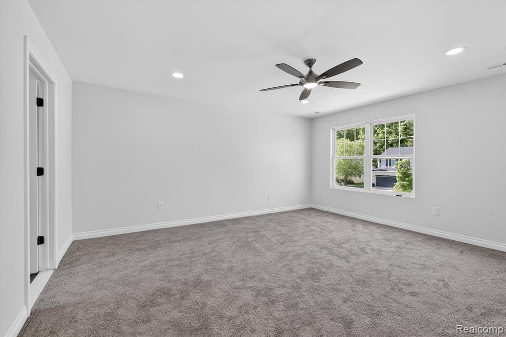 8760 Barrington, Ypsilanti, MI 48198 — Photo 39
